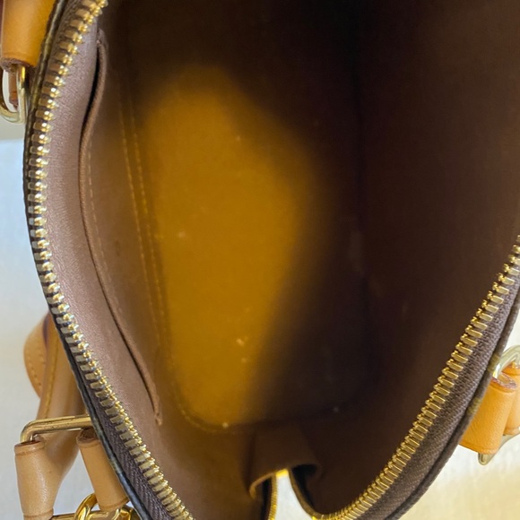 ❌SOLD❌Louis Vuitton: Alma BB Monogram - Picture 12 of 16